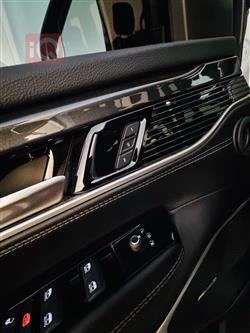 Jeep Wagoneer